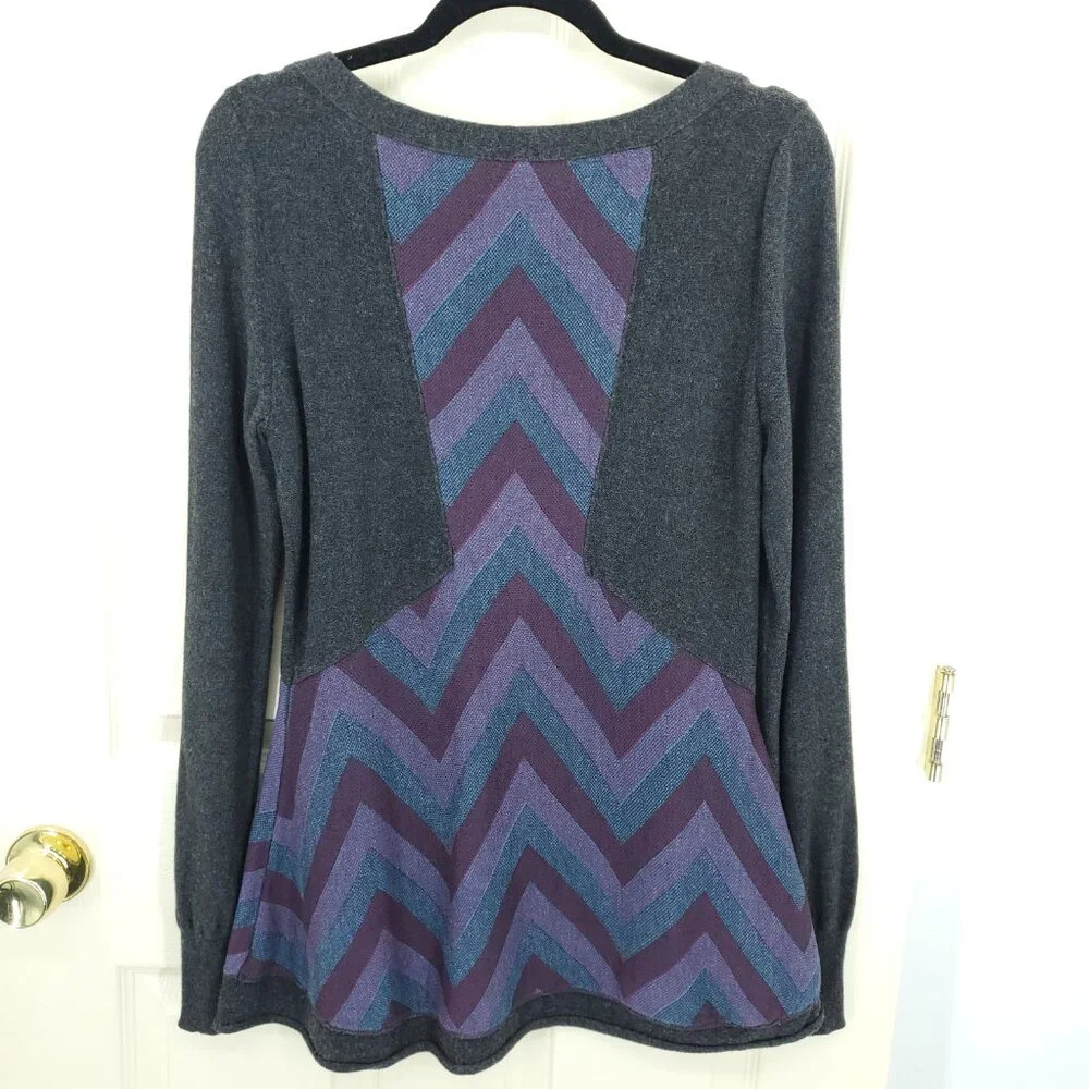 Free People Button Front Chevron V-Neck Sweater M Gray/Purple